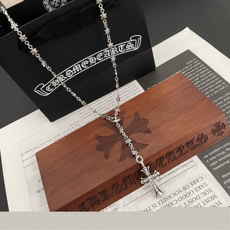 Ch**me He**ts necklaces
